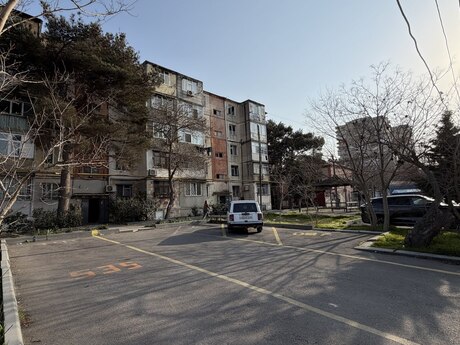 Elan №5964642 - Bakı, Neftçilər m., 3 otaqlı, 80 m², 3/5 mərtəbə