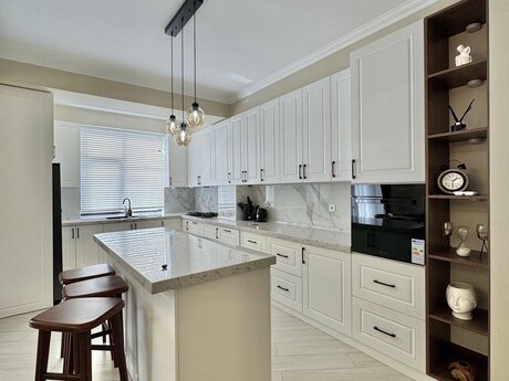4 otaqlı yeni tikili - Nəsimi r. - 175 m²