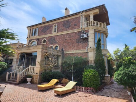 5 otaqlı həyət evi/bağ evi - Bilgəh q. - 420 m²