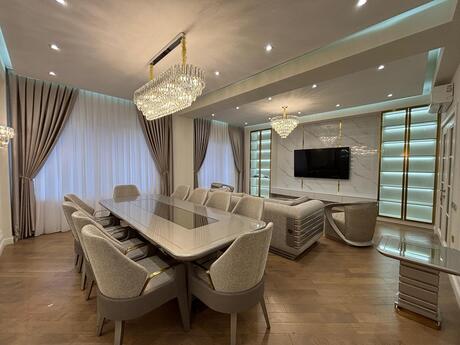 Elan №5964895 - Bakı, Ağ şəhər q., 3 otaqlı, 140 m², 5/7 mərtəbə