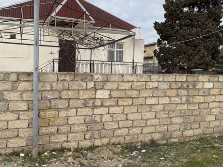 Satılır 5 otaqlı həyət evi/bağ evi 140 m², Novxanı q.