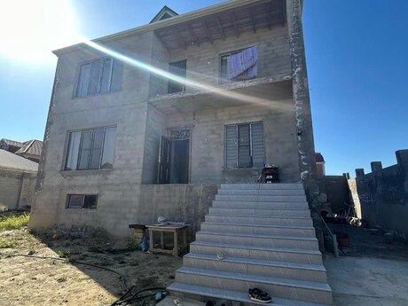 Satılır 6 otaqlı həyət evi/bağ evi 250 m², Yeni Ramana q.
