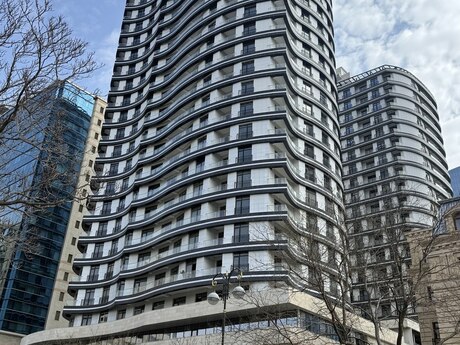 Satılır 2 otaqlı yeni tikili 72.4 m², 28 May m.