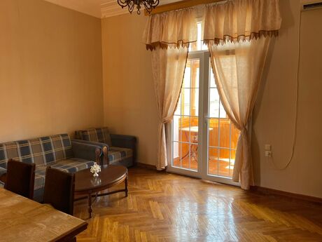 2 otaqlı köhnə tikili - İçəri Şəhər m. - 40 m²