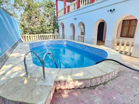 4 otaqlı həyət evi/bağ evi - Şüvəlan q. - 200 m²