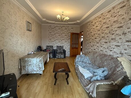 2 otaqlı köhnə tikili - Binəqədi r. - 65 m²