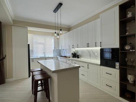 4 otaqlı yeni tikili - Nəsimi r. - 175 m²