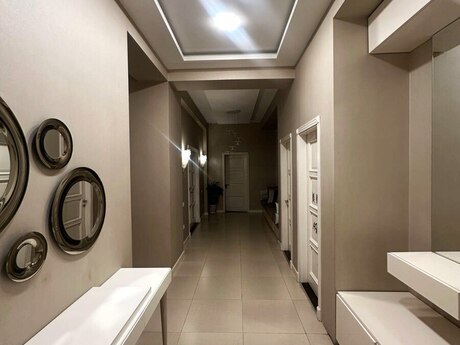 4 otaqlı yeni tikili - Nizami m. - 200 m²