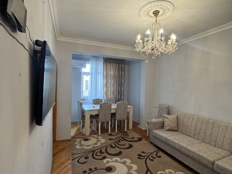 Elan №5965999 - Bakı, Memar Əcəmi m., 2 otaqlı, 55 m², 4/5 mərtəbə