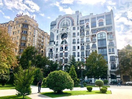 5 otaqlı yeni tikili - Sahil m. - 246 m²