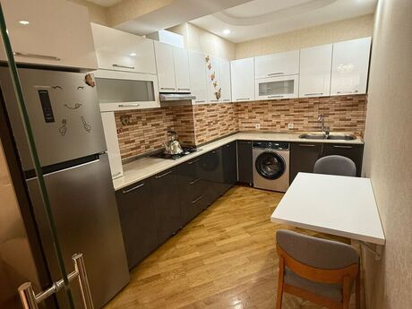 2-комн. новостройка - м. Кара Караев - 80 м²