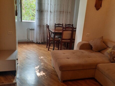 2-комн. вторичка - м. Элмляр Академиясы - 55 м²