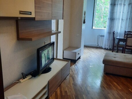 2-комн. вторичка - м. Элмляр Академиясы - 55 м²