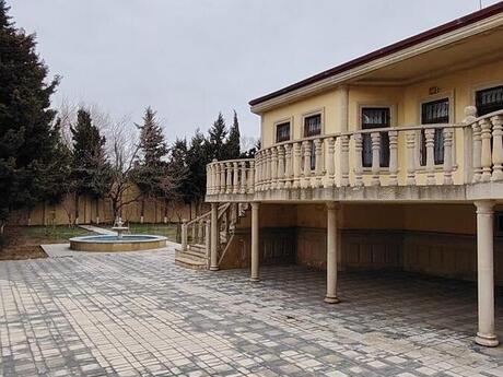 5 otaqlı həyət evi/bağ evi - Novxanı q. - 180 m²