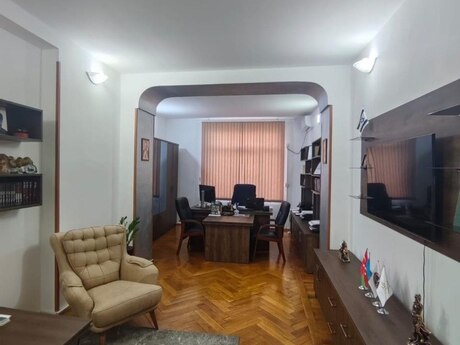 3 otaqlı köhnə tikili - Sahil m. - 105 m²