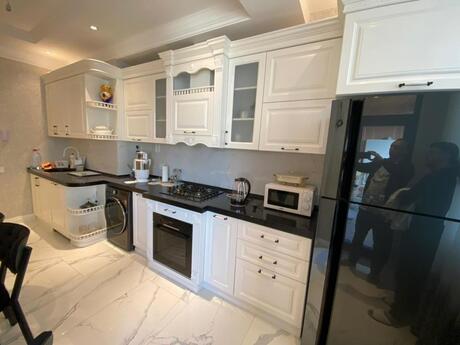3 otaqlı yeni tikili - Elmlər Akademiyası m. - 110 m²