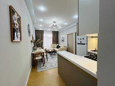 2-комн. новостройка - м. 28 мая - 60 м²