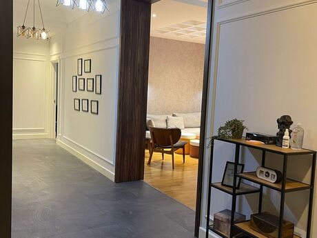 4 otaqlı yeni tikili - Ağ şəhər q. - 140 m²