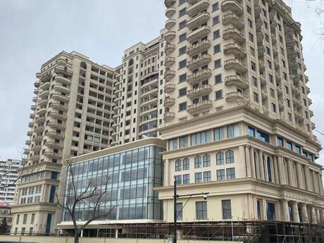 4 otaqlı yeni tikili - Elmlər Akademiyası m. - 153 m²