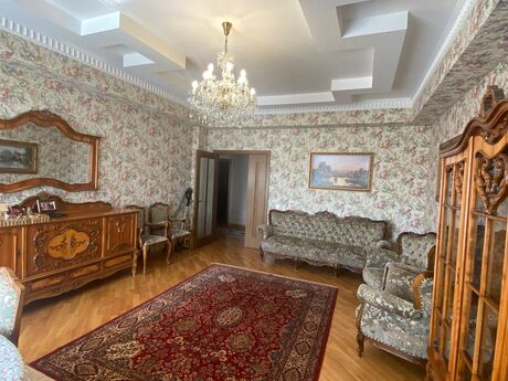 3 otaqlı yeni tikili - 8 Noyabr m. - 115 m²