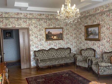 3 otaqlı yeni tikili - 8 Noyabr m. - 115 m²