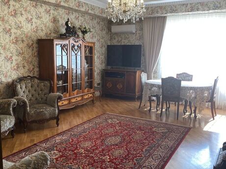 3 otaqlı yeni tikili - 8 Noyabr m. - 115 m²
