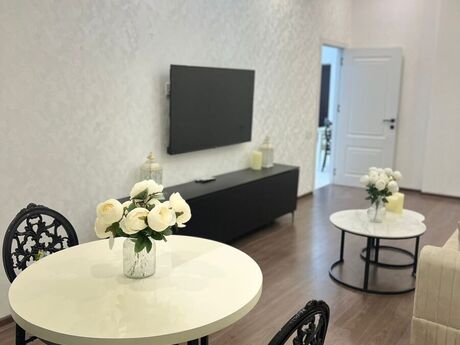 Объявление №5966963 - Баку, м. 28 мая, 2-комн., 70 м², 4/18 этаж