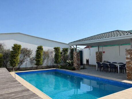 4 otaqlı həyət evi/bağ evi - Türkan q. - 320 m²