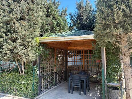 4 otaqlı həyət evi/bağ evi - Türkan q. - 200 m²