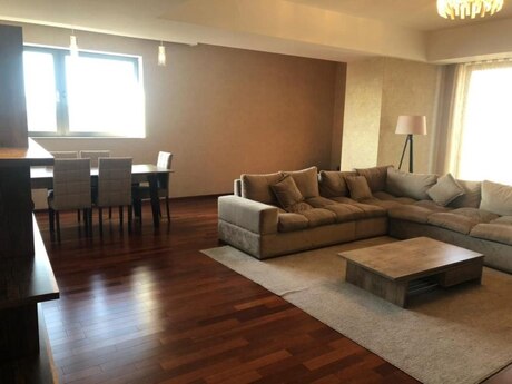 4 otaqlı yeni tikili - Səbail r. - 200 m²