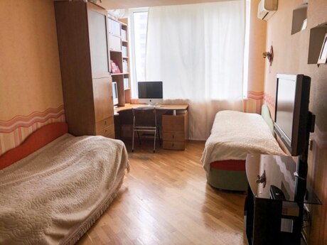 3 otaqlı köhnə tikili - 28 May m. - 100 m²