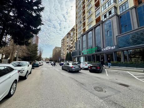 Obyekt - Elmlər Akademiyası m. - 163 m²