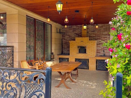 5 otaqlı həyət evi/bağ evi - Mərdəkan q. - 400 m²