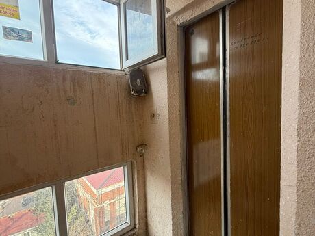 2 otaqlı köhnə tikili - 8-ci mikrorayon q. - 70 m²