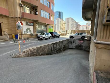Гараж - м. Шах Исмаил Хатаи - 200 м²