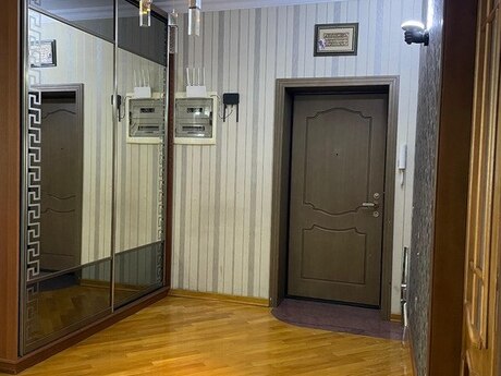 Satılır 3 otaqlı yeni tikili 125 m², Memar Əcəmi m.
