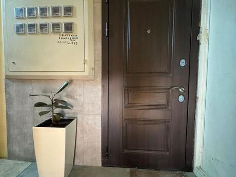 3 otaqlı köhnə tikili - Azadlıq Prospekti m. - 77 m²