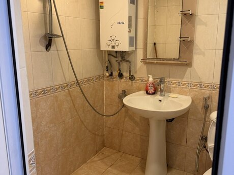 1 otaqlı köhnə tikili - Neftçilər m. - 32 m²