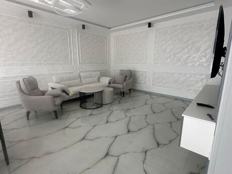 5 otaqlı həyət evi/bağ evi - Mərdəkan q. - 350 m²