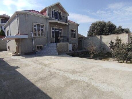 Satılır 7 otaqlı həyət evi/bağ evi 340 m², Buzovna q.