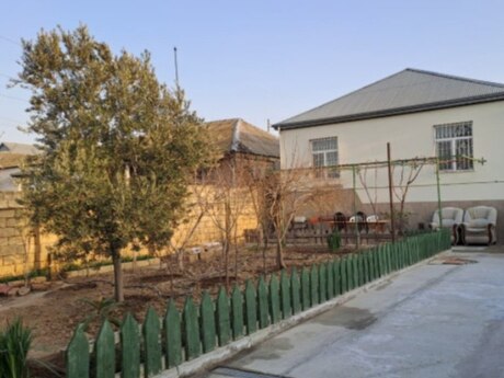 3 otaqlı həyət evi/bağ evi - Ceyranbatan q. - 85 m²