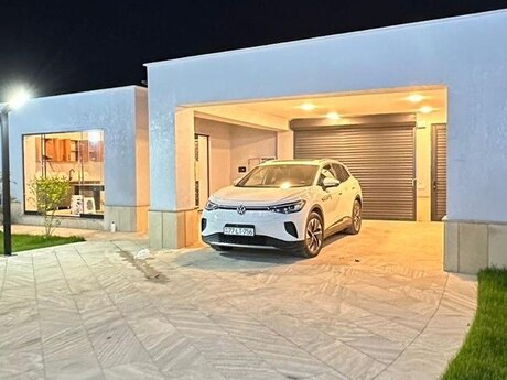 4 otaqlı həyət evi/bağ evi - Şüvəlan q. - 240 m²