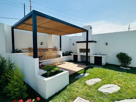 4 otaqlı həyət evi/bağ evi - Şüvəlan q. - 180 m²