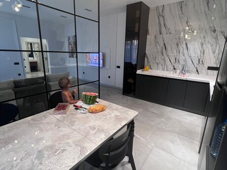 4 otaqlı həyət evi/bağ evi - Şüvəlan q. - 180 m²