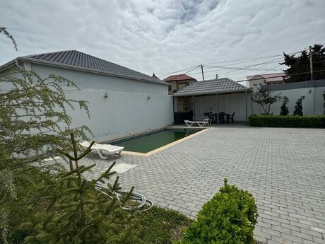 4 otaqlı həyət evi/bağ evi - Şüvəlan q. - 200 m²