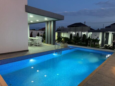 4 otaqlı həyət evi/bağ evi - Şüvəlan q. - 240 m²