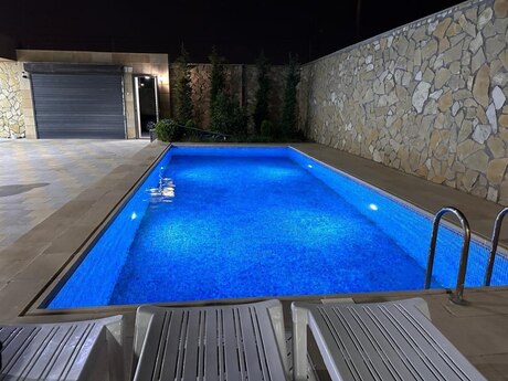 5 otaqlı həyət evi/bağ evi - Şüvəlan q. - 250 m²