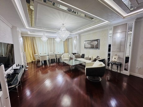 4 otaqlı yeni tikili - Şah İsmayıl Xətai m. - 215 m²