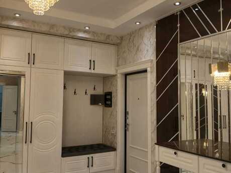 4 otaqlı yeni tikili - Azadlıq Prospekti m. - 215 m²