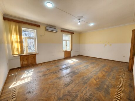 5 otaqlı ofis - Elmlər Akademiyası m. - 160 m²